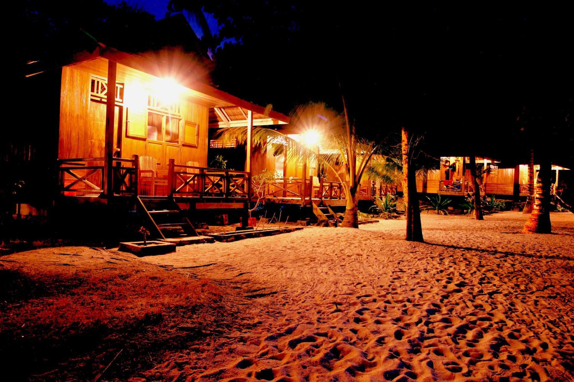 Angkayo Bolilanga Island Resort - Togean Island מראה חיצוני תמונה